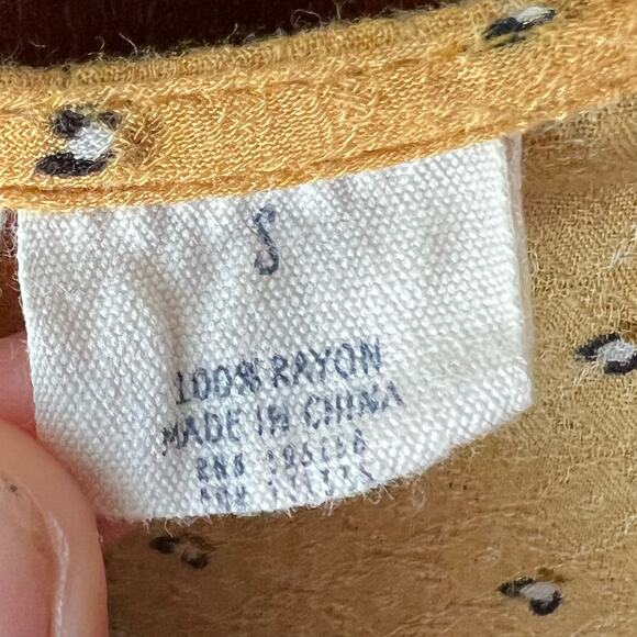 Sky And Sparrow Yellow Floral Crop Top Sz Small Flutter Sleeve - Picture 9 of 12